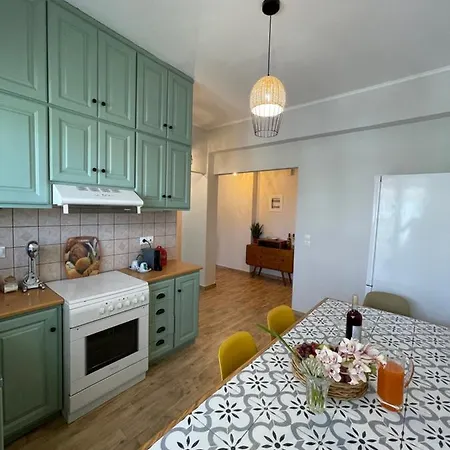 شقة Cosy With Sea View Close To The